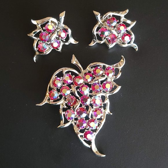 Vintage Sarah Coventry Dazzling Aurora Red Rhinestone Brooch and Earring Set - Picture 1 of 8